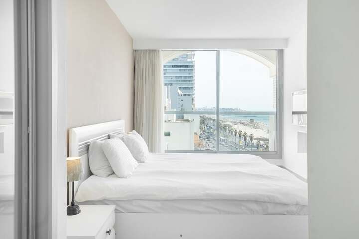 Room 21 of 83