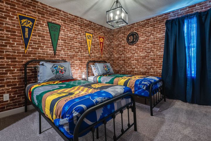 Room 12 of 86