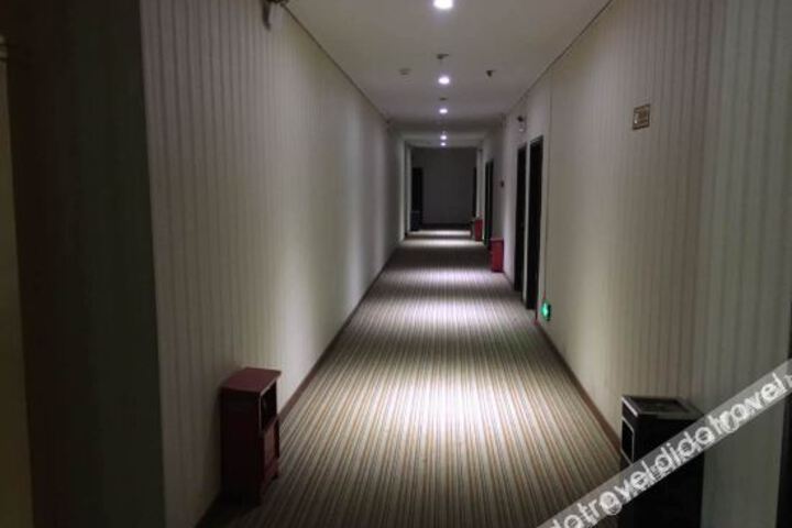 Hotel Interior 6 of 19