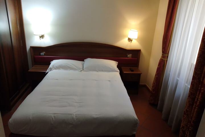 Room 25 of 54