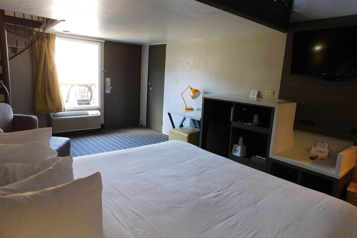 Standard | King Bed (34 of 64)