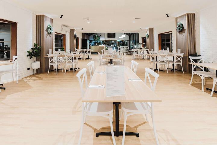 Dining 52 of 62