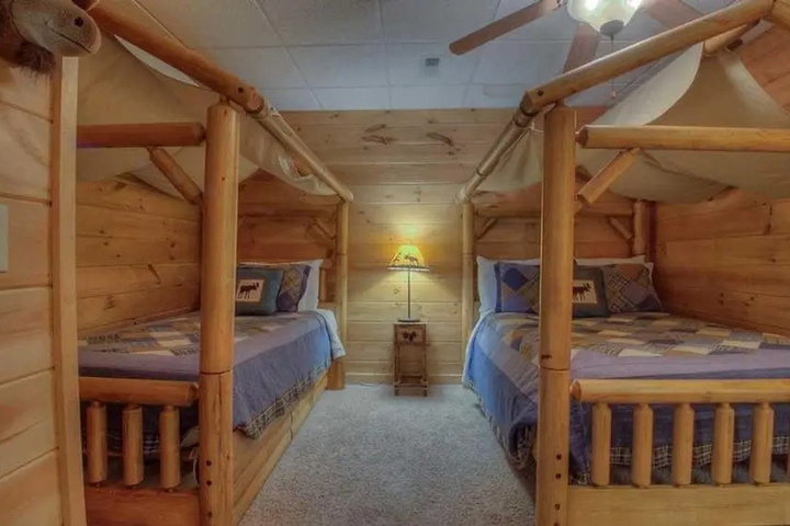 Room 4 of 19