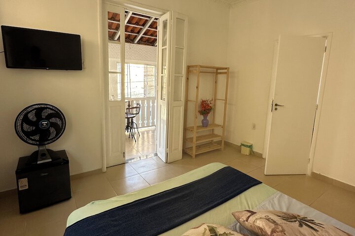 Room 25 of 77