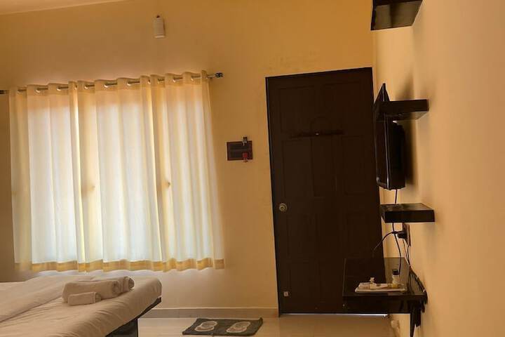 Room 5 of 60