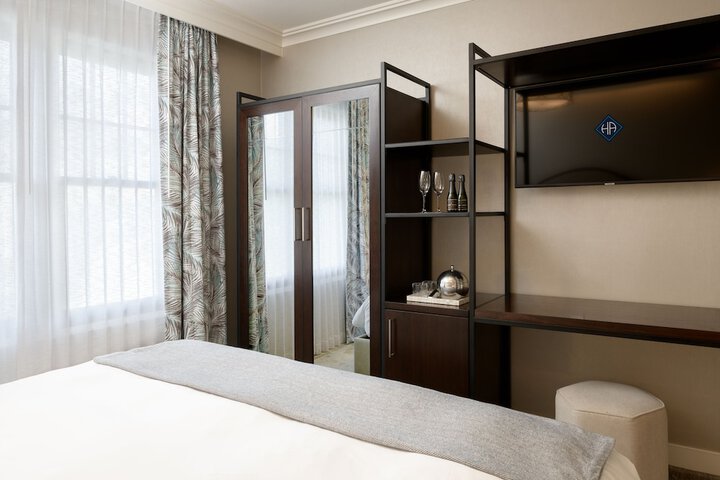 Room 12 of 69