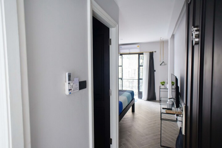 Room 44 of 102