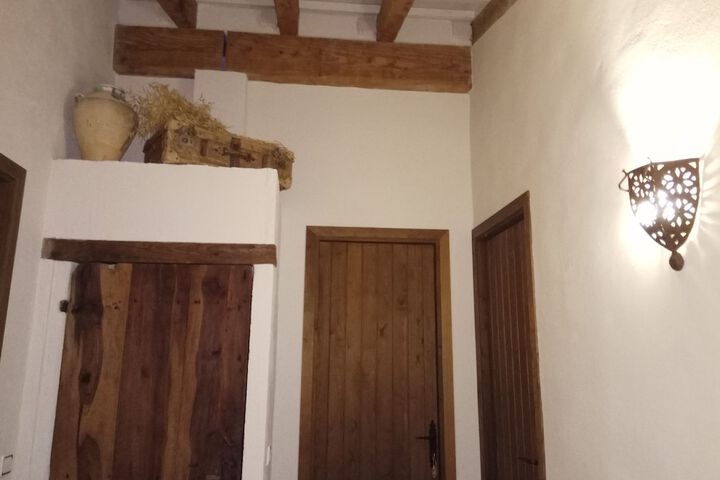 Room 4 of 61