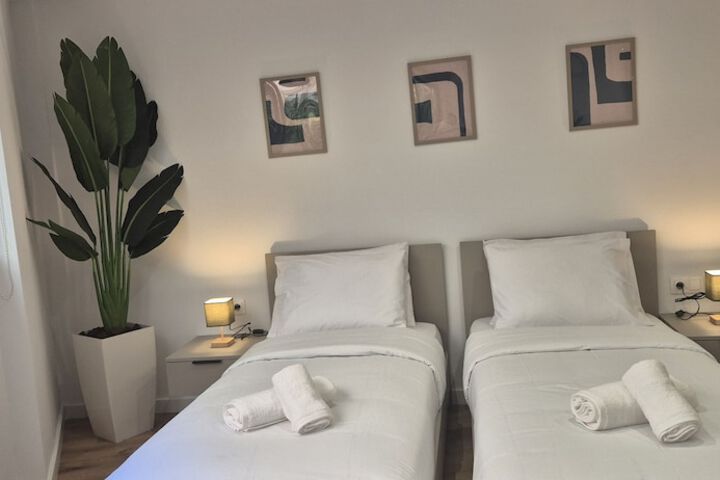 Room 27 of 86