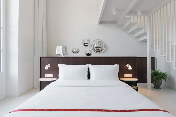 Room 11 of 62