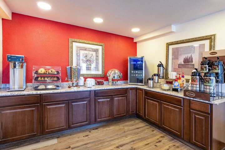 Breakfast/Coffee Service 42 of 52