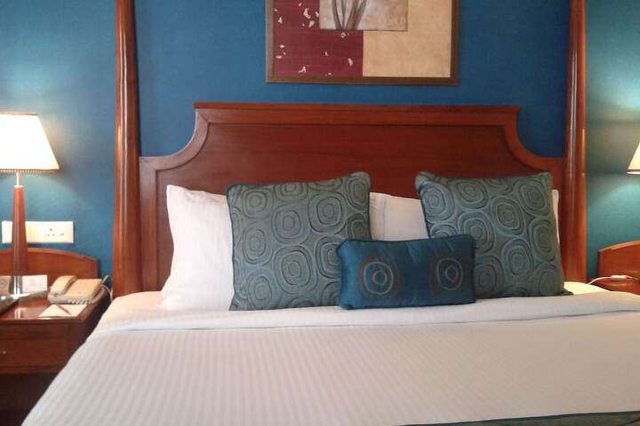 Room 4 of 20