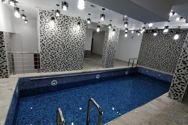 Pool 34 of 44