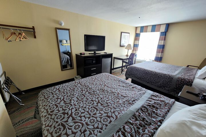 Room 3 of 27