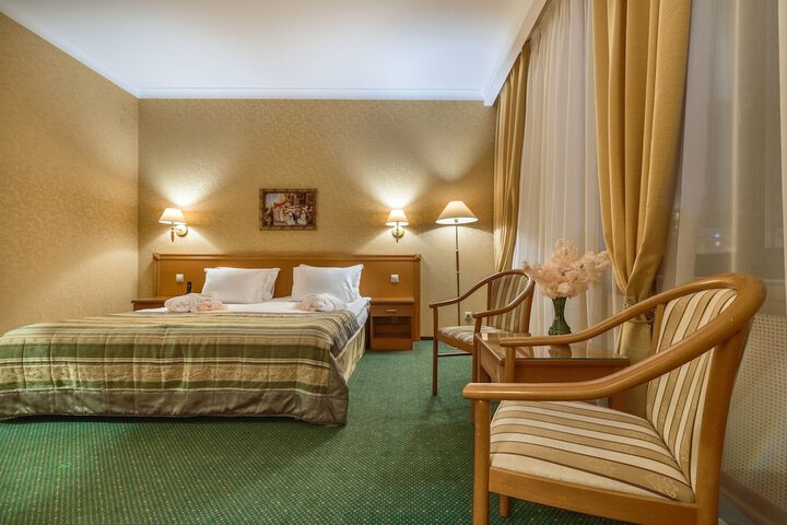 Room 16 of 47