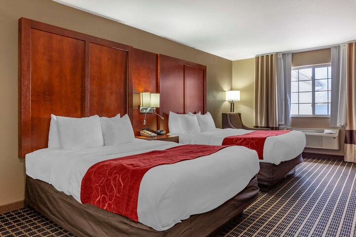 2 Queen Beds (5 of 13)