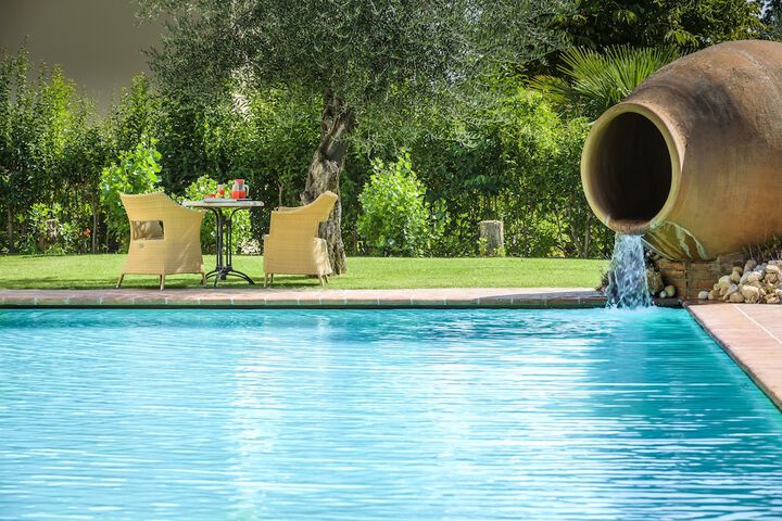 Pool Hotel