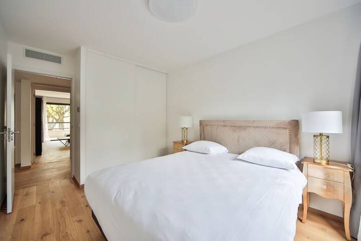 Room 5 of 60