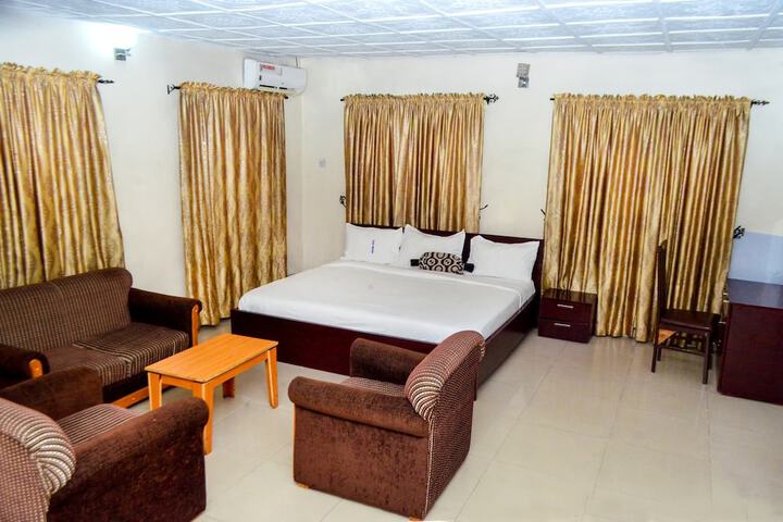 Room 9 of 17
