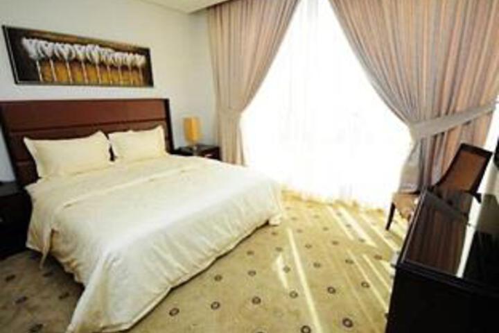 Room 2 of 6