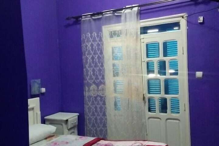 Room 6 of 12