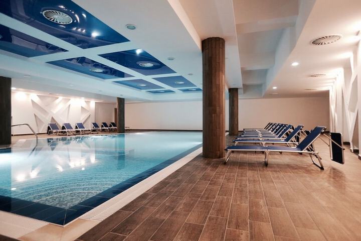 Pools & Facilities