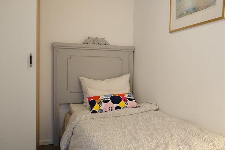 Room 9 of 46