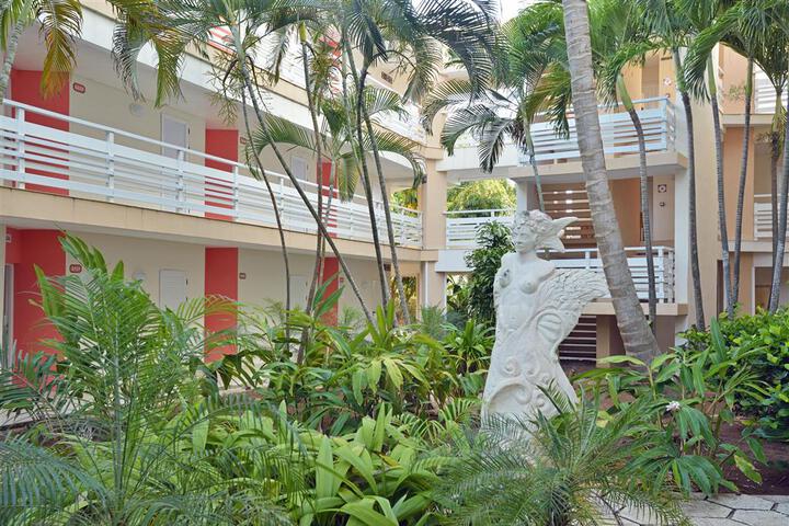 Hotel Exterior 38 of 49