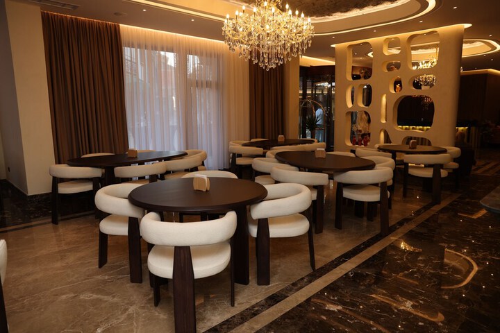 Lounge 47 of 51
