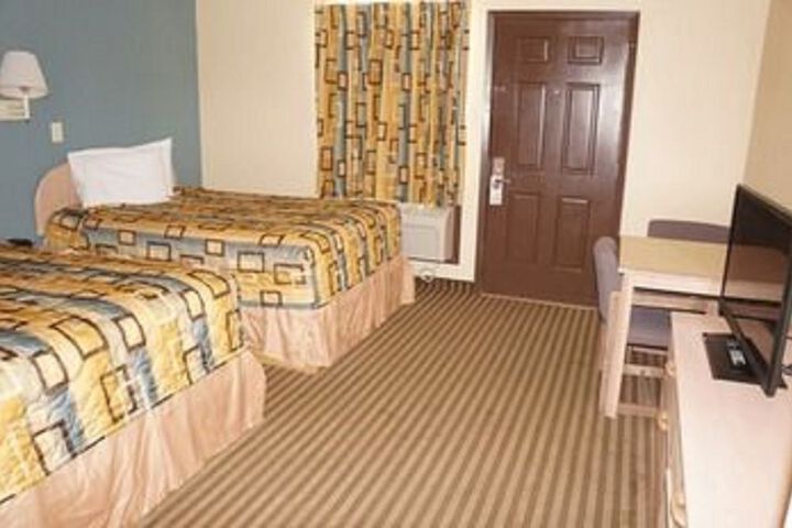 Room 7 of 16