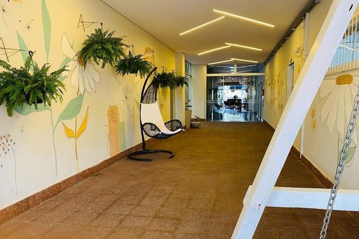 Ballroom/Hall 34 of 40