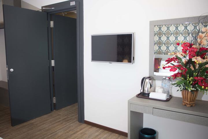 Room 16 of 25