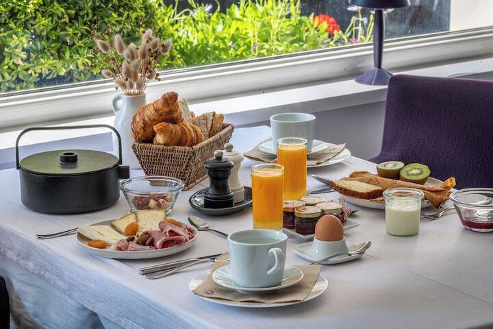 Breakfast/Coffee Service 16 of 20