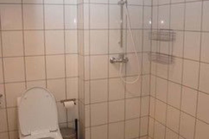 Room 4 of 35