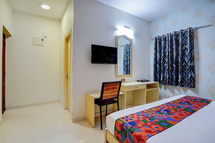 Room 12 of 34