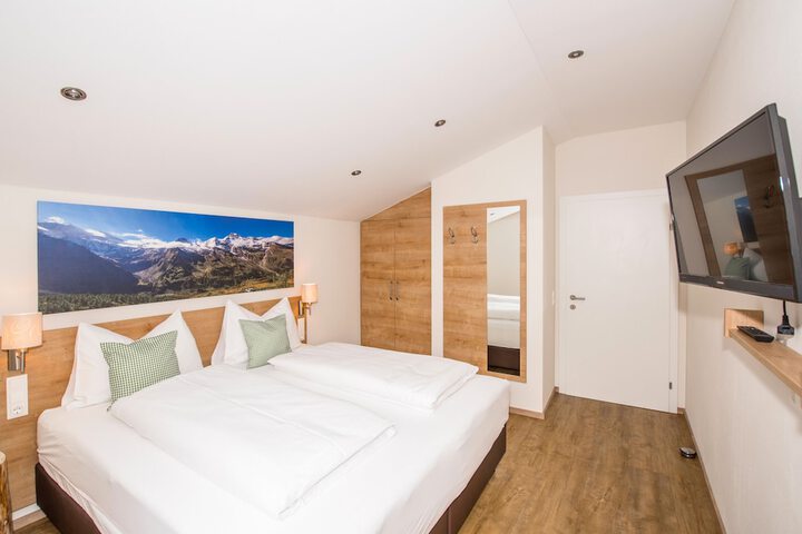 Room 8 of 56