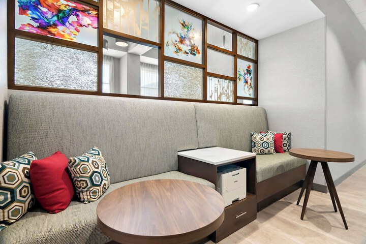 Business Center 56 of 61