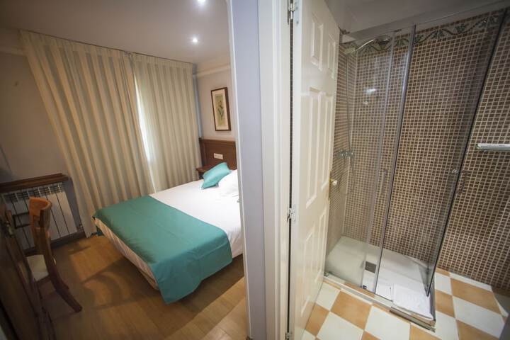 Room 10 of 34