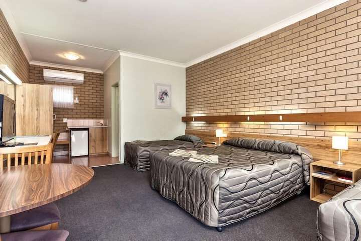 Room 20 of 34
