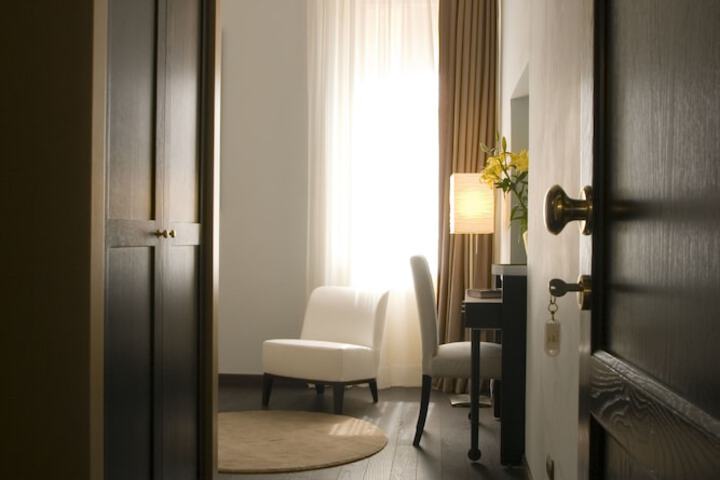 Room 3 of 31