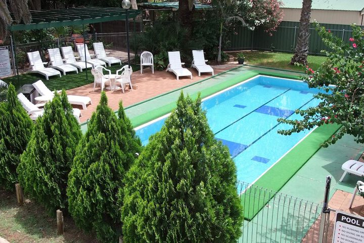 Hotel with Pool