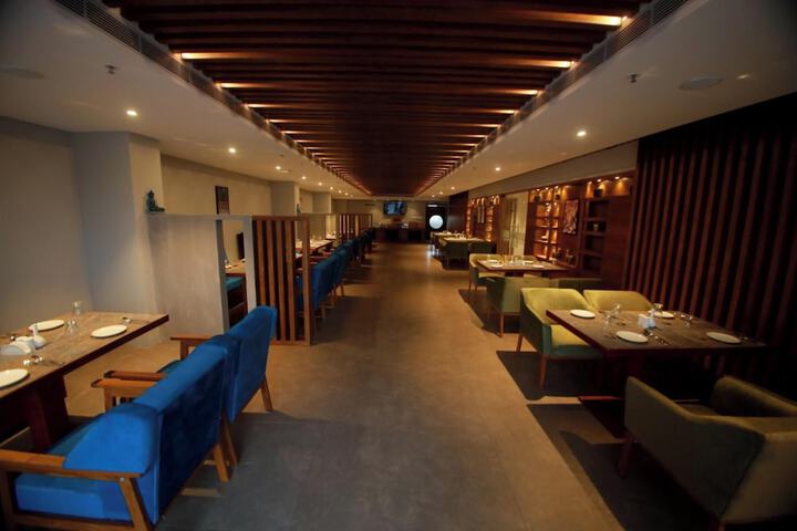 Dining 15 of 25