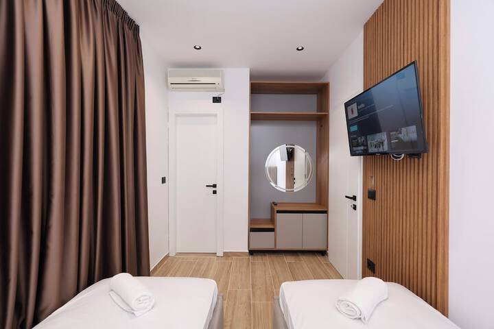 Room 19 of 73