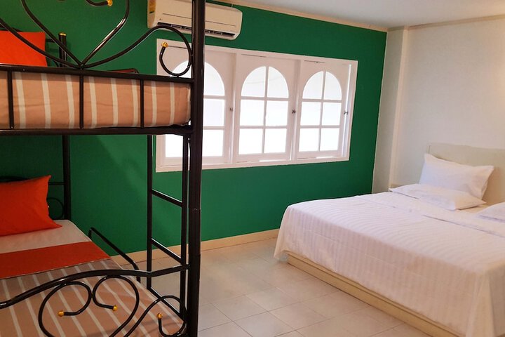 Room 26 of 40