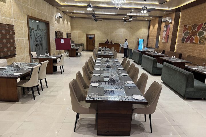Dining 6 of 7