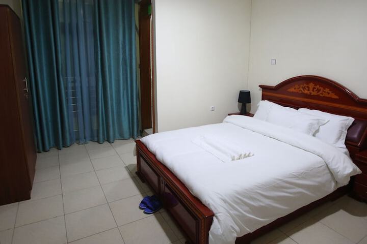 Room 10 of 13