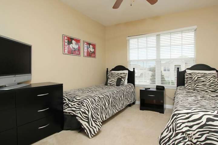 Room 9 of 26
