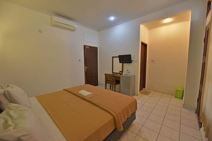 Room 13 of 73