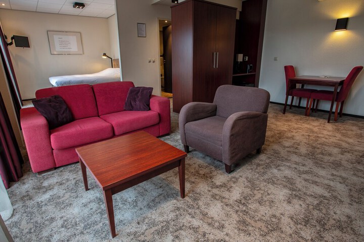 Room 12 of 40
