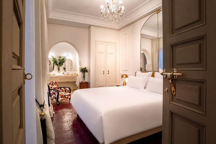 Room 15 of 61